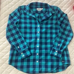 Vineyard Vines flannel size 6 relaxed fit
